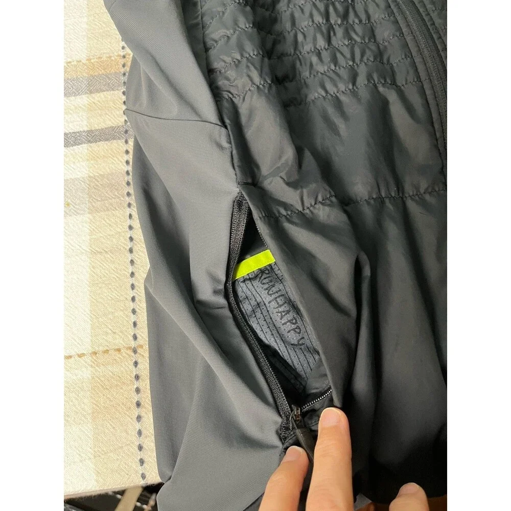 Brooks Running Vest Men’s Medium Black Full Zip Lightweight Insulated Athletic